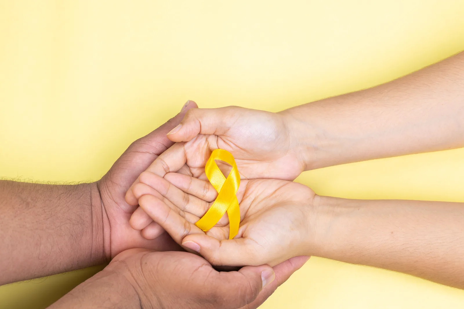 Ruban jaune, symbole de soutien aux enfants atteints de cancer